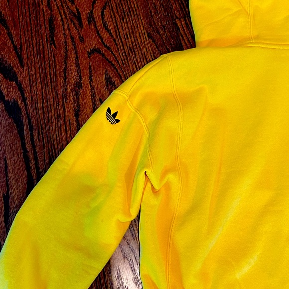 Adidas Pixar Disney hoodie sweatshirt adult XS but runs like kids XL - Picture 6 of 7